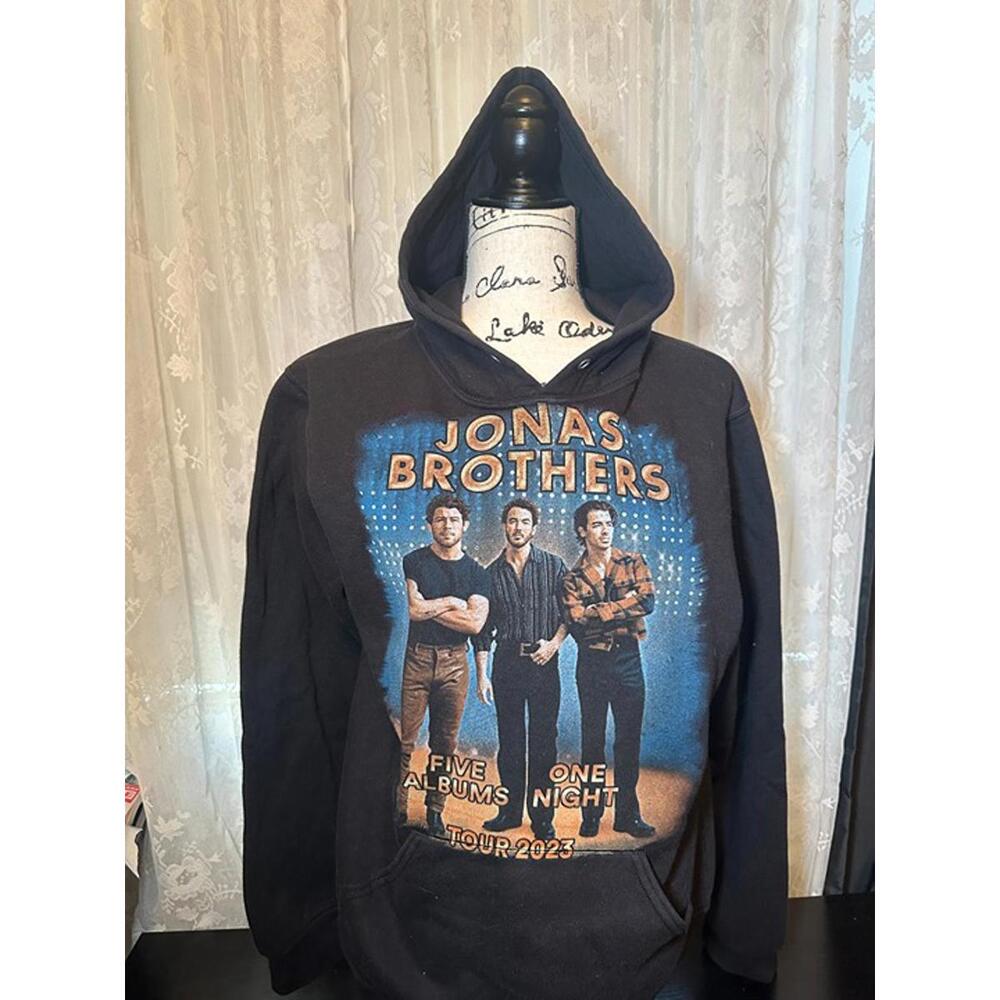 Jonas Brothers 2023 Tour Hoodie “Five Albums One Night” Concert Sweatshirt Black - Picture 2 of 2